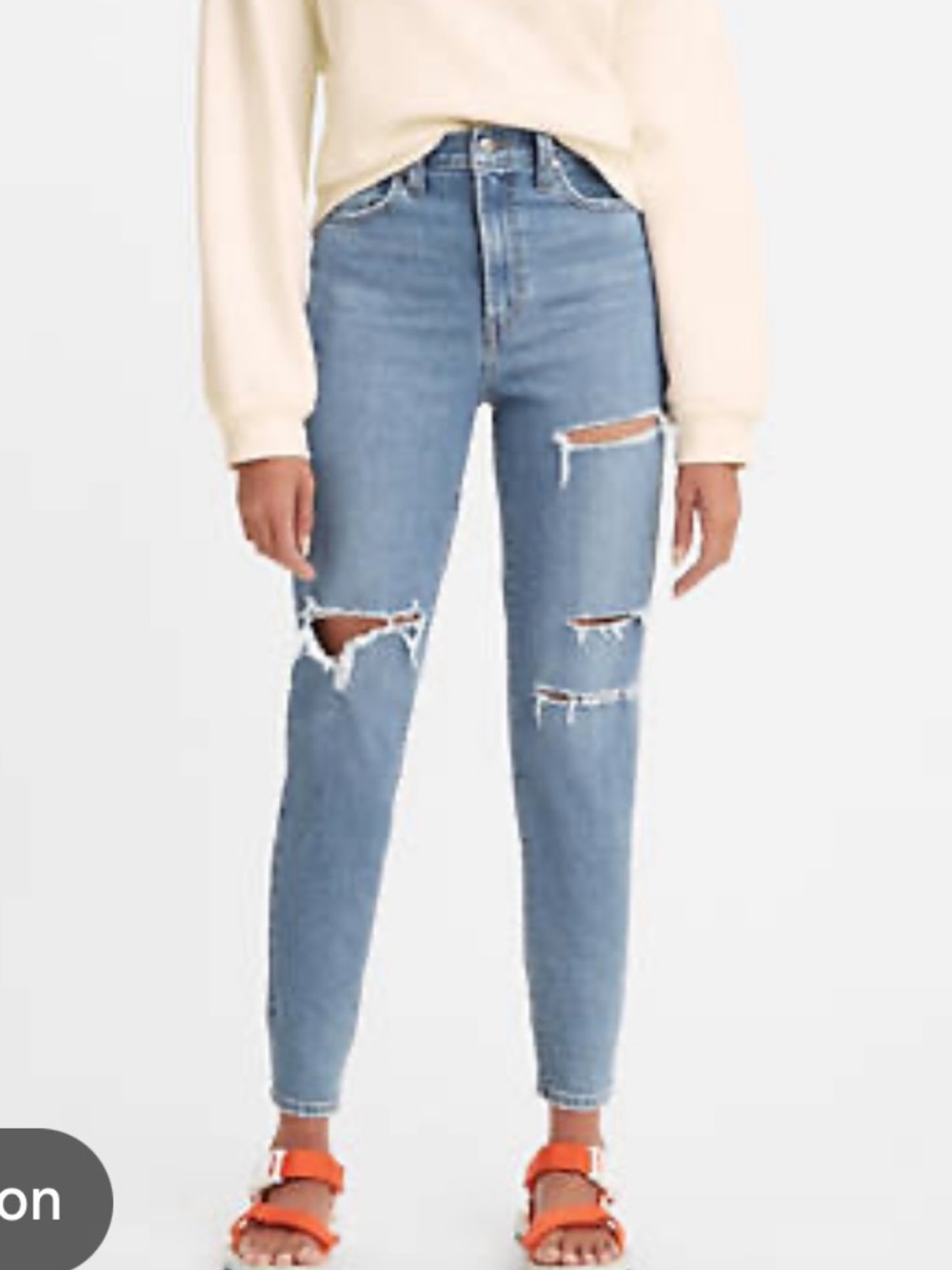 Levi’s High Waisted Mom Jean Distressed 31